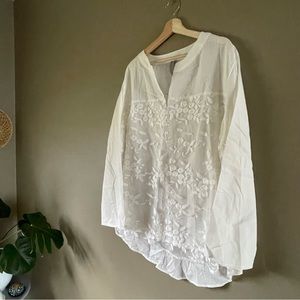Noracora White Long Sleeved Blouse